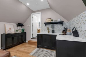 Interior - Spa Stay | Hot Tub | Minutes to Niagara Falls (Fort Erie)