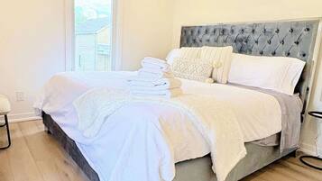 Iron/ironing board, WiFi, bed sheets