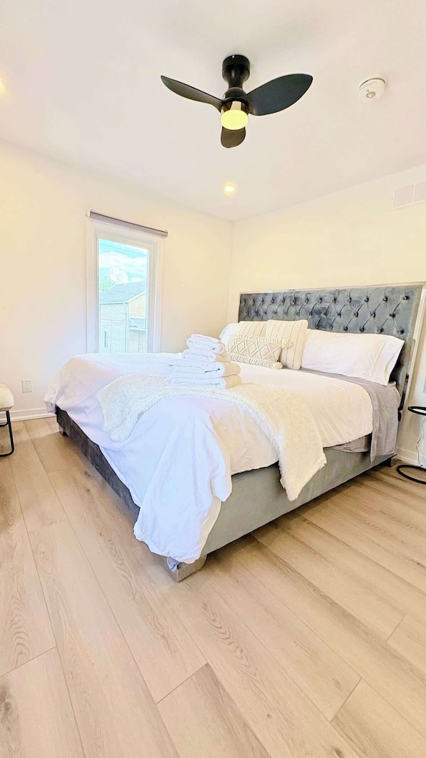 Iron/ironing board, WiFi, bed sheets