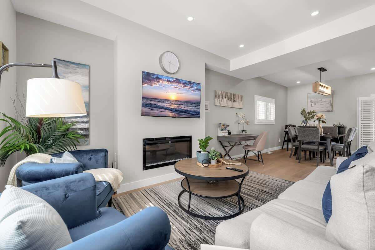 TV, fireplace, offices