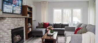 Wylde Roots Escape - Hidden Beachside Cottage