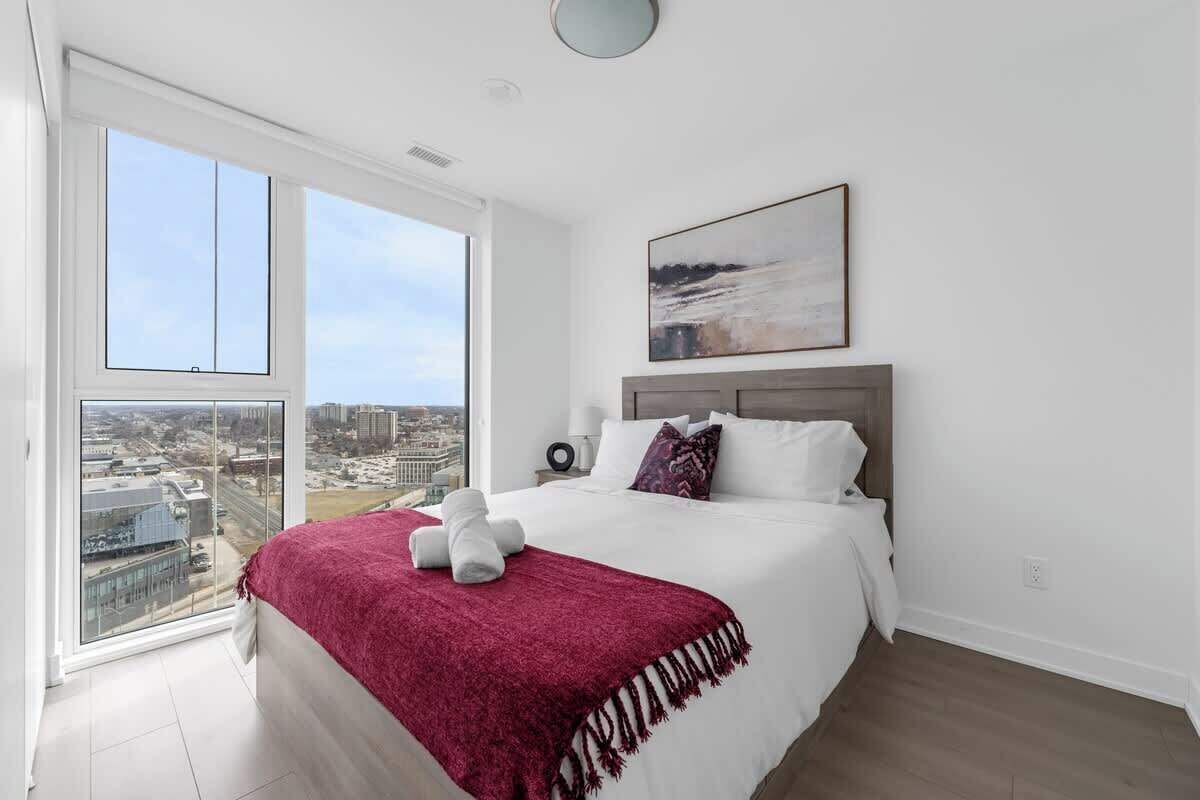 Iron/ironing board, travel crib, WiFi, bed sheets