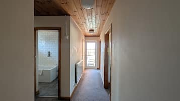 Rumah, akses difabel | 6 kamar tidur
