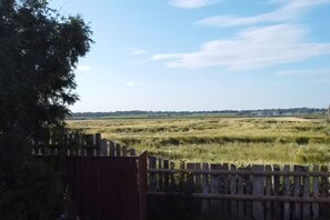 House, Accessible | 6 bedrooms - Grapnells Lodge, Wallasea Island, Rochford, Essex (Rochford)
