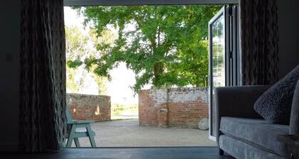 Grapnells Lodge, Wallasea Island, Rochford, Essex