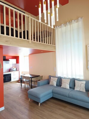 Living area - Duplex indépendant (Joncy)