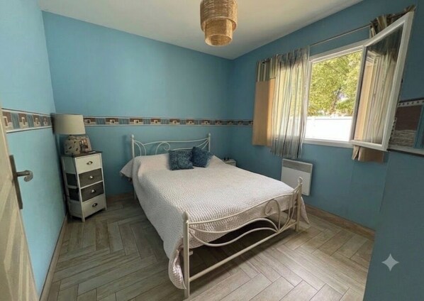 Room - House with a Pool: The Charm of the Pool in Gujan-Mestras (Gujan-Mestras)