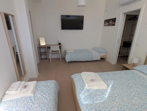 熨斗/熨衫板、Wi-Fi、床單