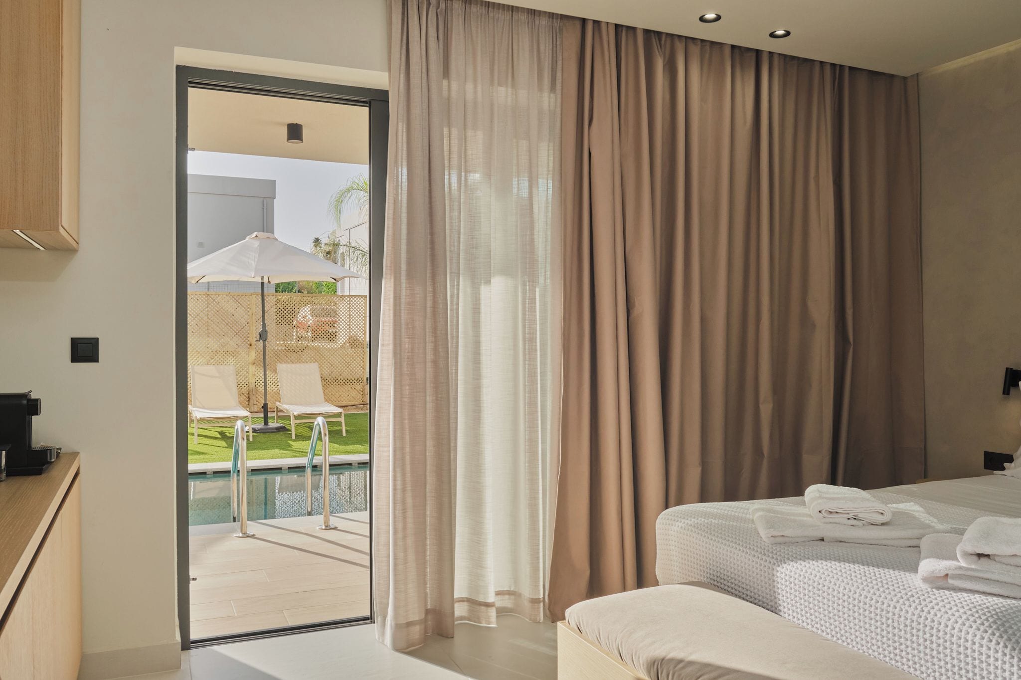 Deluxe Double Room, Pool Access