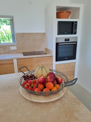 Private kitchen - In the heart of Provence (Richerenches)