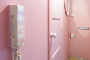 Miscellaneous - Colourful Studio Flat in Haggerston (Greater London)