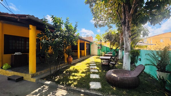 Khu ẩm thực ngoài trời