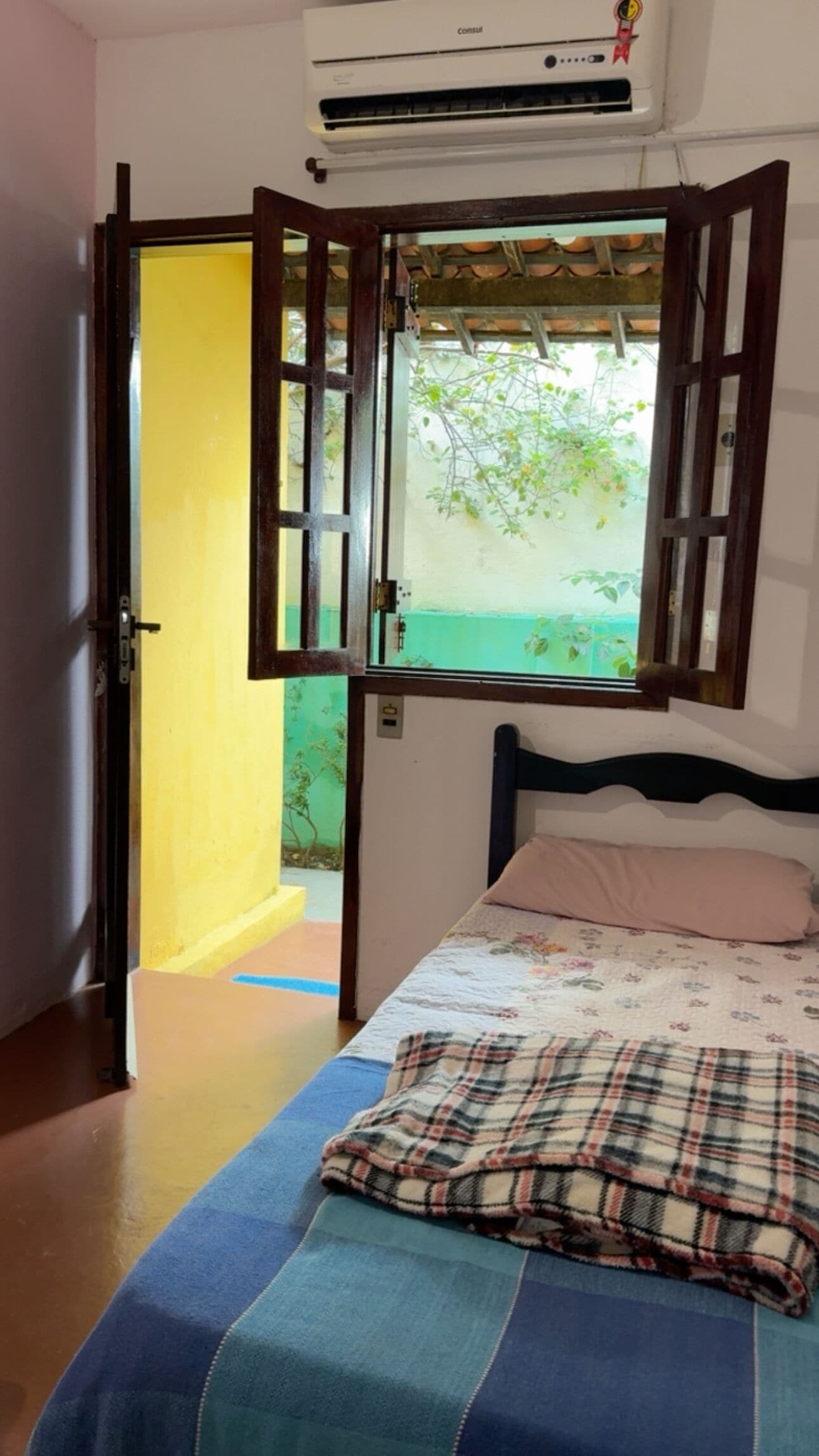 Triple Room, Garden View | Desk, free WiFi