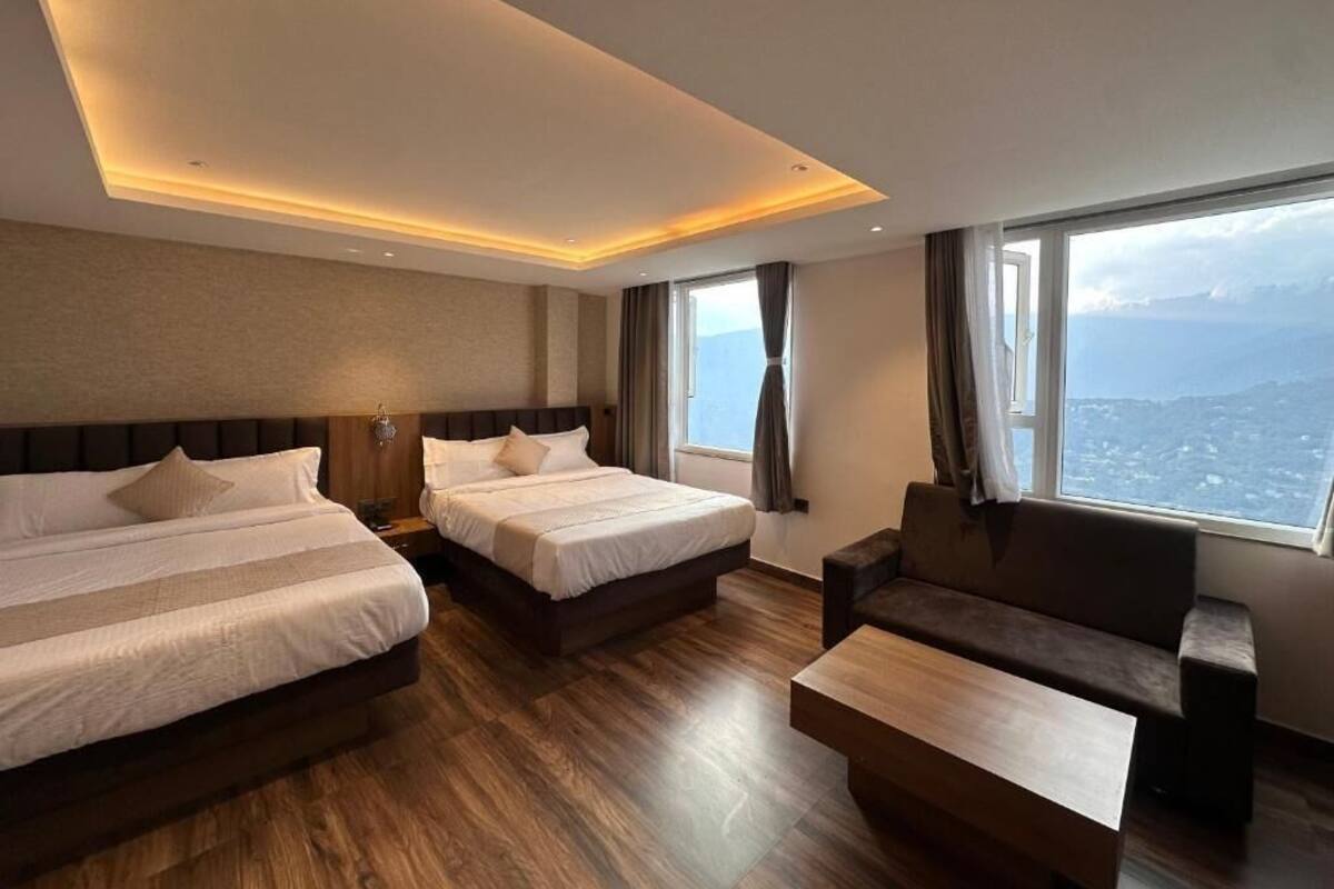Family Room, City View | Seterika/papan seterika, Wi-fi percuma 
