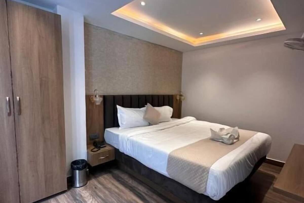 Suite, City View | Seterika/papan seterika, Wi-fi percuma 
