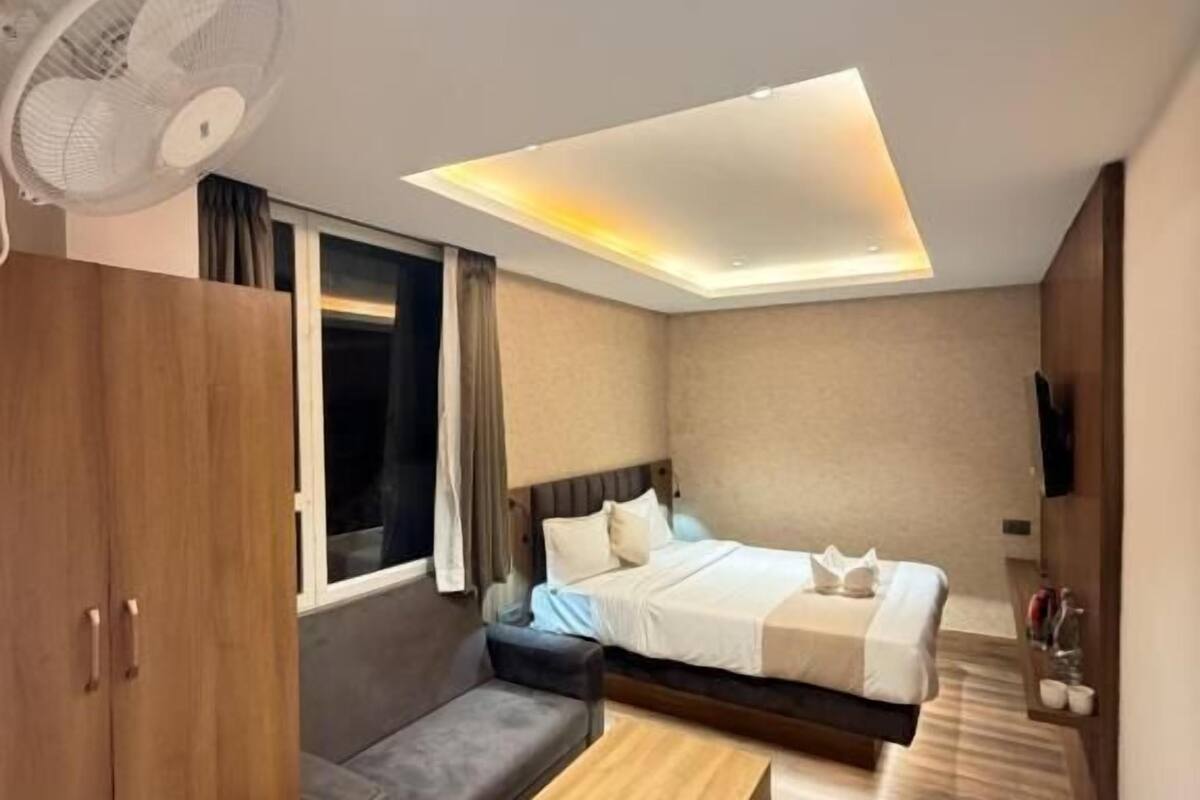 Deluxe Double Room | Seterika/papan seterika, Wi-fi percuma 