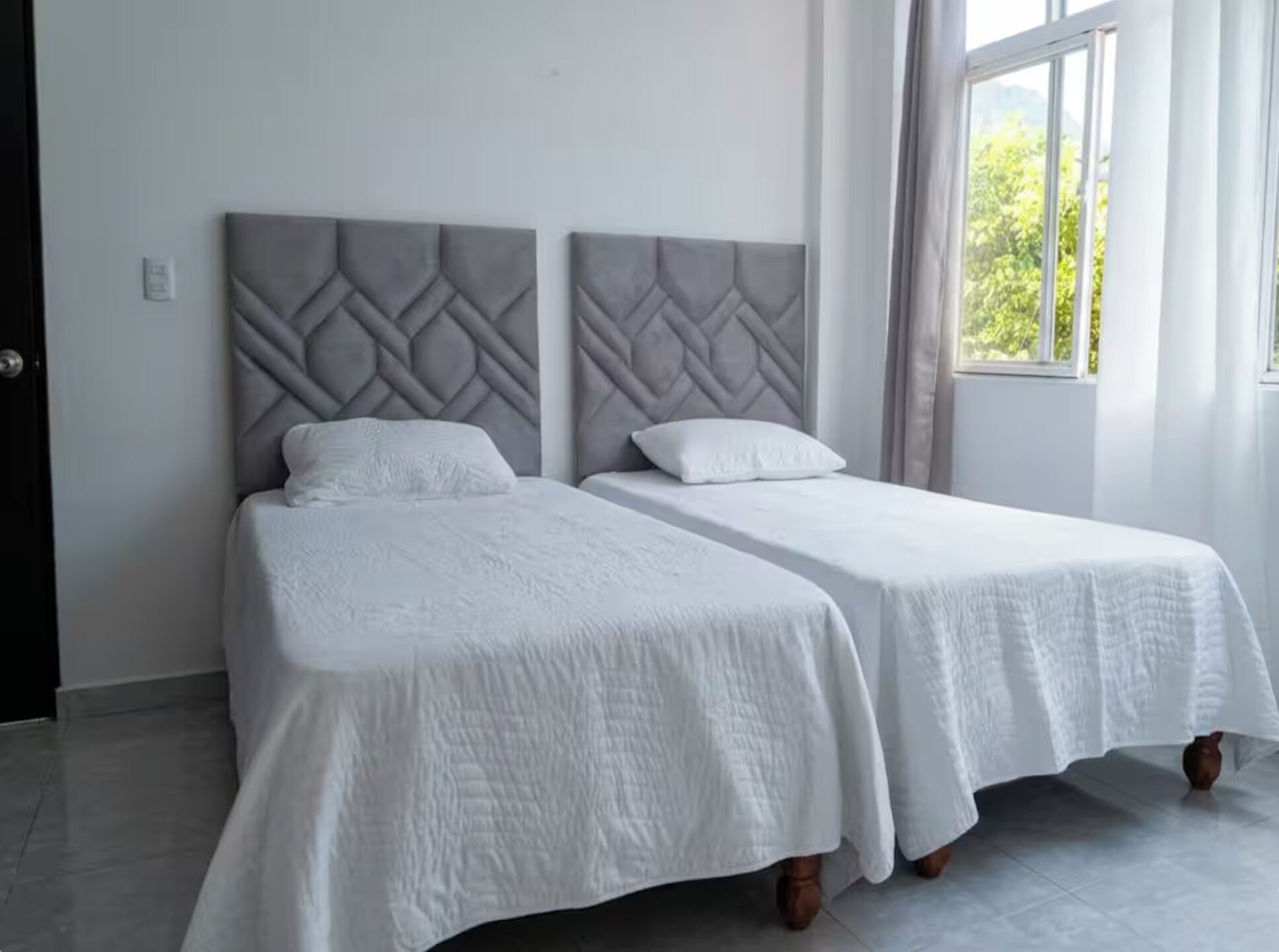 WiFi, bed sheets