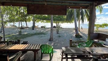 Comfort Bungalow, Sea View | Outdoor dining