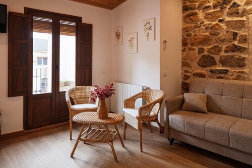 Apartment 'Ca La Inés' with Private Terrace, Wi-Fi and Air Conditioning