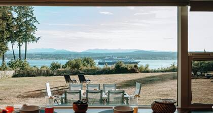 Modern, stylish, 3-bdr home, large spaces with stunning ocean & mountain views