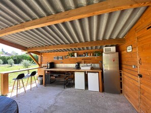 Private kitchen - Provençal villa, lagoon-style pool, pétanque, garden / Luberon and Alpilles – sleeps 14 (Mallemort)