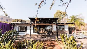 Signature Villa, Park View | Outdoor dining