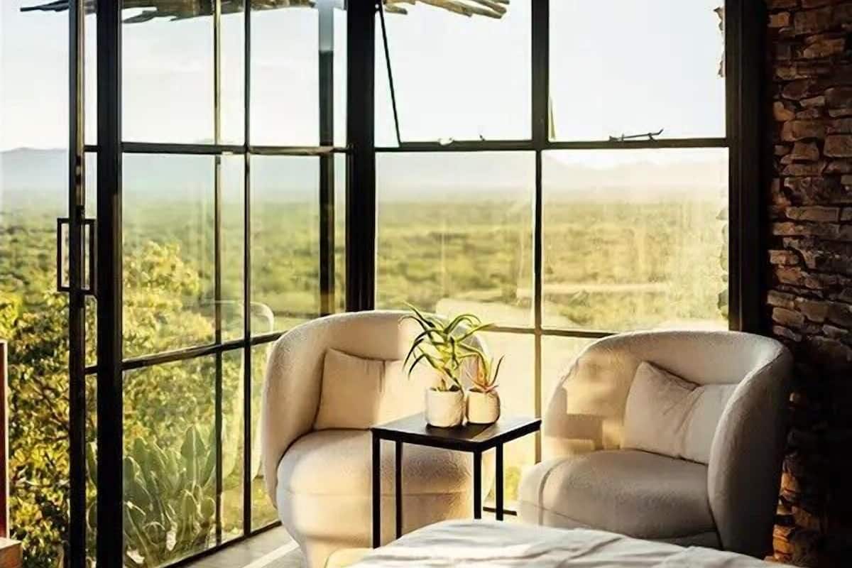 Honeymoon Suite, Mountain View