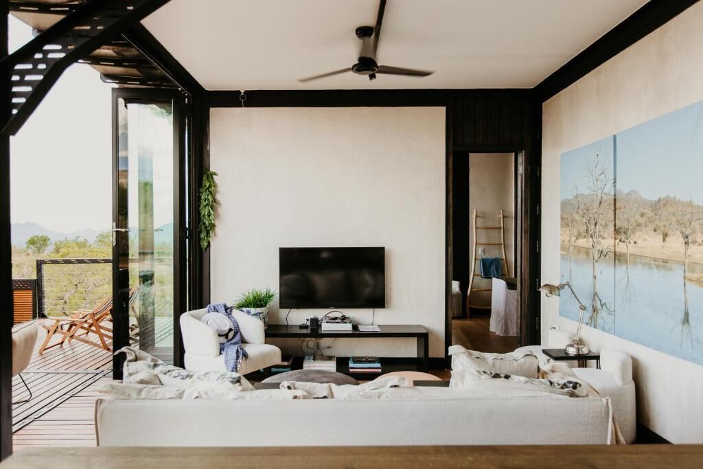Panoramic Villa, Mountain View | Living area