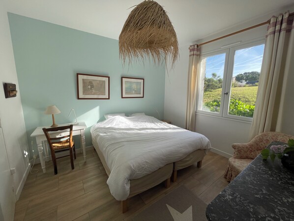 Room - A Breton house overlooking the beach, fully renovated in 2025 (ST JACUT DE LA MER)