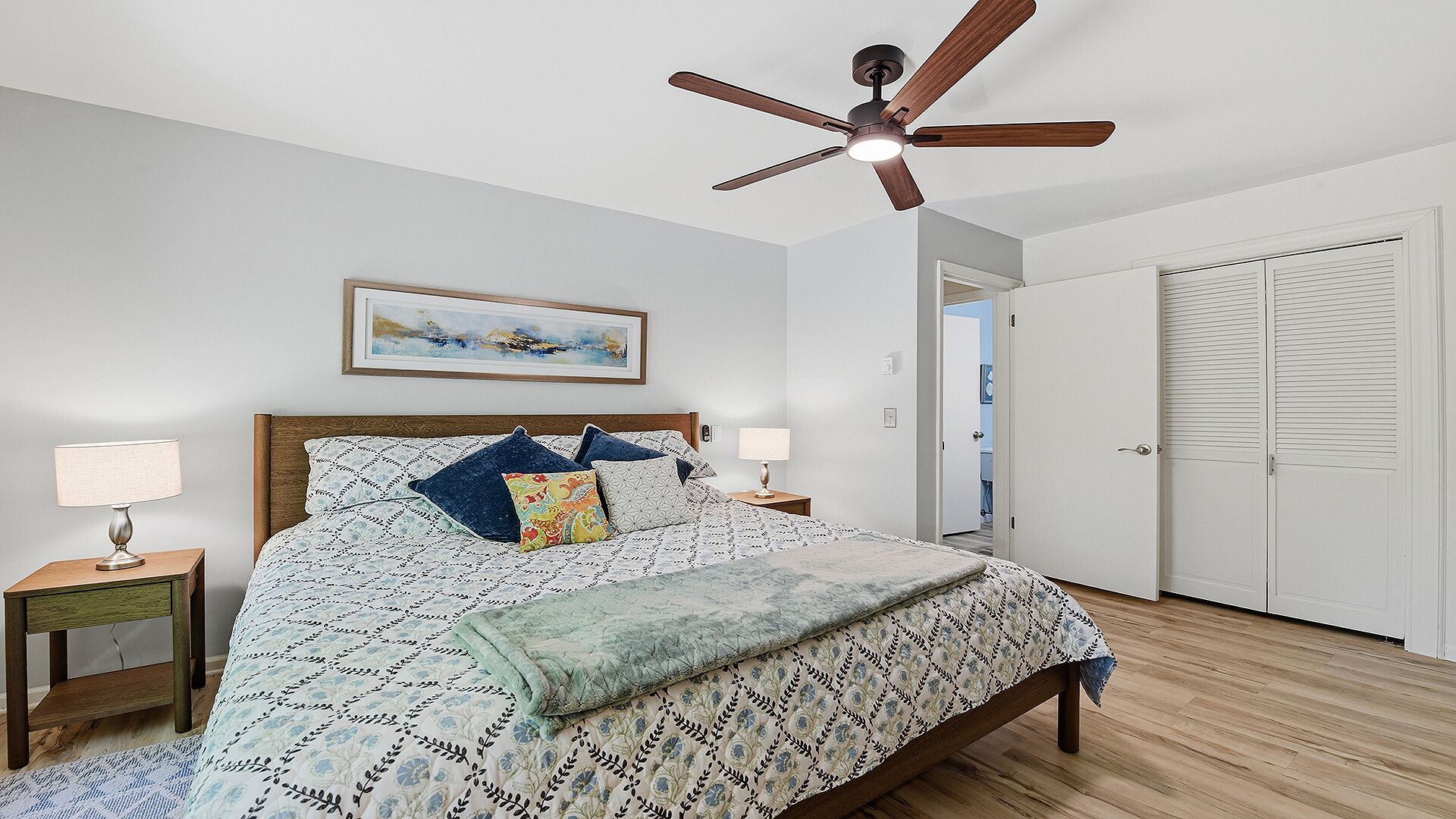 Iron/ironing board, free WiFi, bed sheets