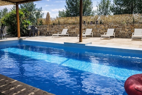 Pool. Villa Paloma - 2-bedroom villa with a 200-square-meter terrace and heated pool