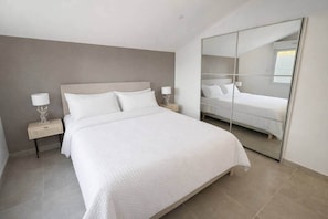 Room - Villa Paloma - 2-bedroom villa with a 200-square-meter terrace and heated pool (Le Beausset)
