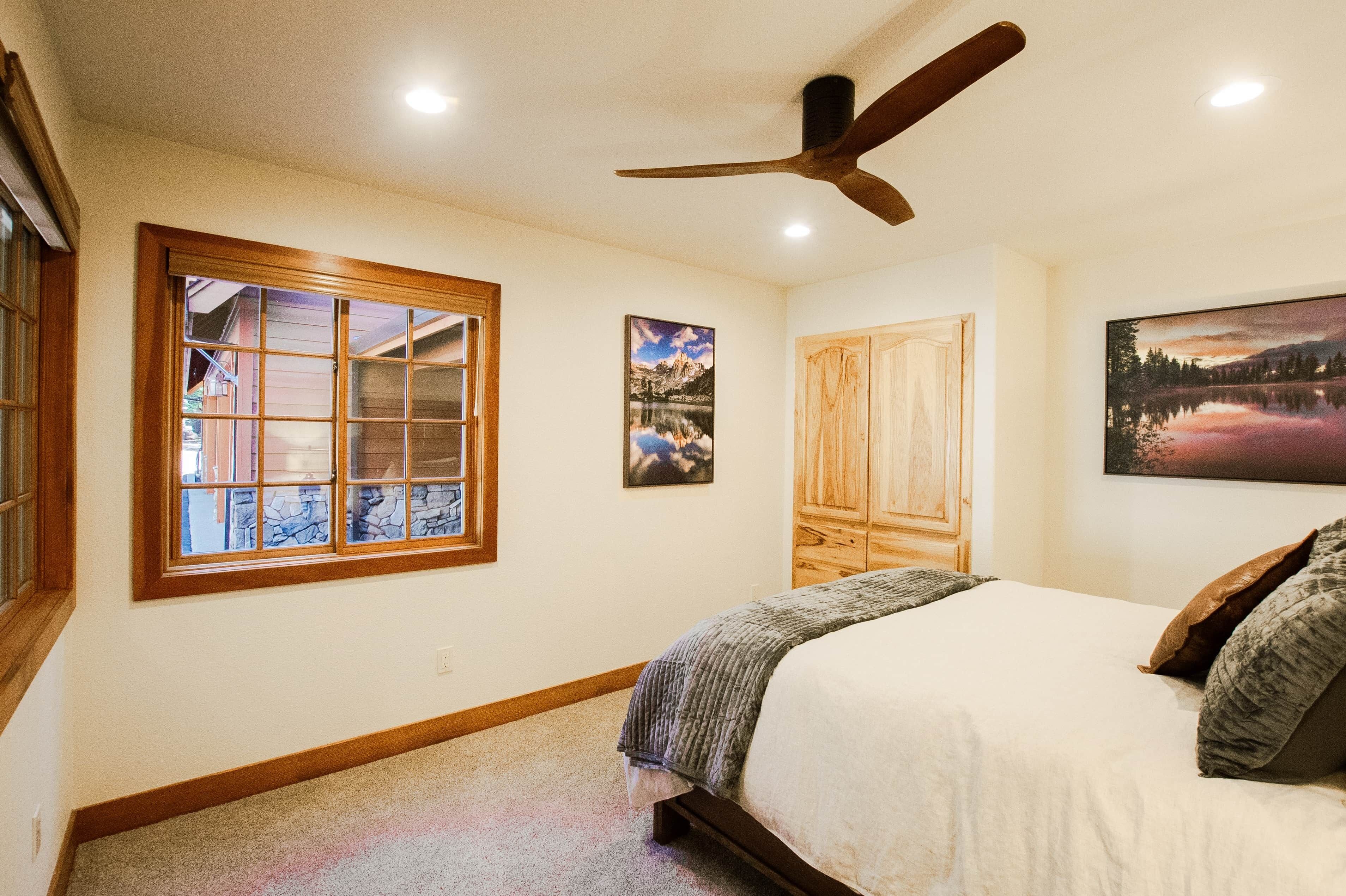 5 bedrooms, iron/ironing board, WiFi, bed sheets