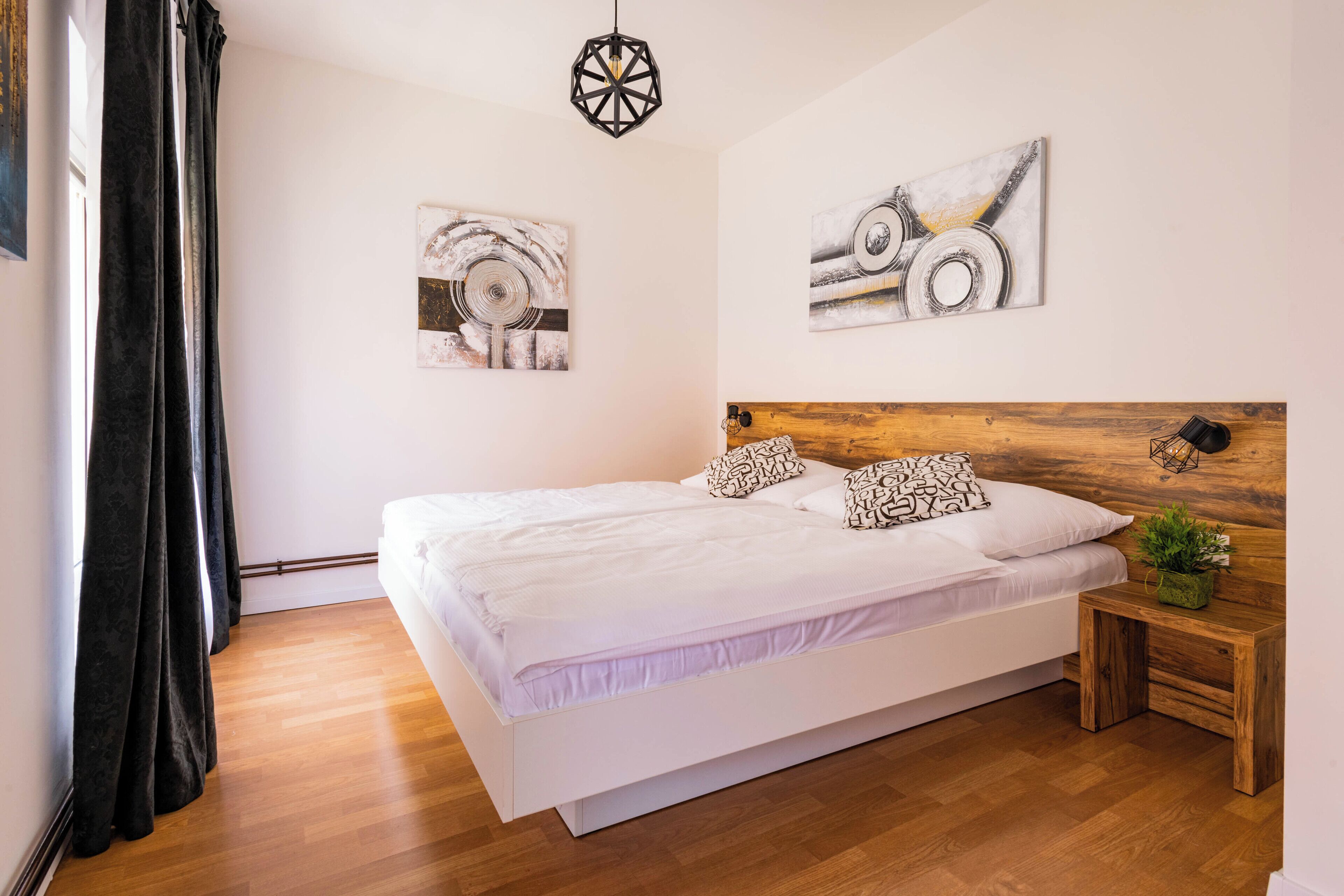 2 habitaciones, tabla de planchar con plancha y wifi gratis 