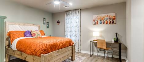 3 bedrooms, desk, iron/ironing board, free WiFi