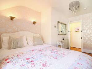 1 Schlafzimmer, kostenloses WLAN, individuell dekoriert