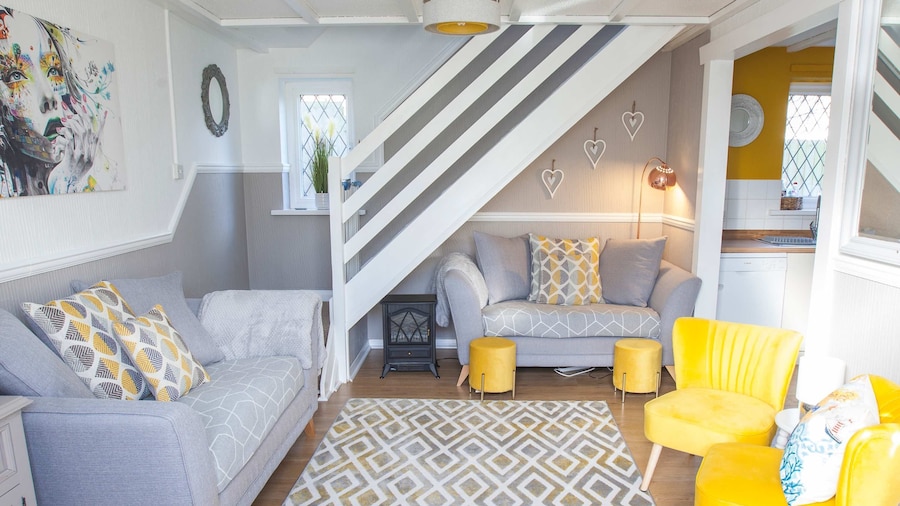 Poachers Cottage Old Tom Cottage Sleeps 12 Dog Friendly Pool Tennis Family Facilities
