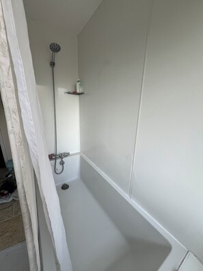 Hair dryer, towels, soap, toilet paper - Cambridge Home, 100 m from bus stop to city centre, 2 km walking to city centre (Cambridge)