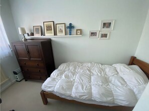 Iron/ironing board, WiFi, bed sheets - Cambridge Home, 100 m from bus stop to city centre, 2 km walking to city centre (Cambridge)