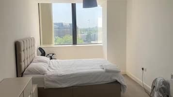 1 chambre, fer et planche à repasser, Wi-Fi gratuit, draps fournis
