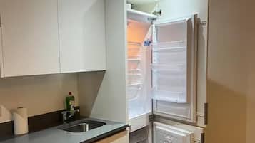 Kühlschrank, Ofen, Herdplatte, Geschirrspüler