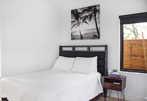 2 habitaciones, tabla de planchar con plancha, cuna de viaje y wifi 