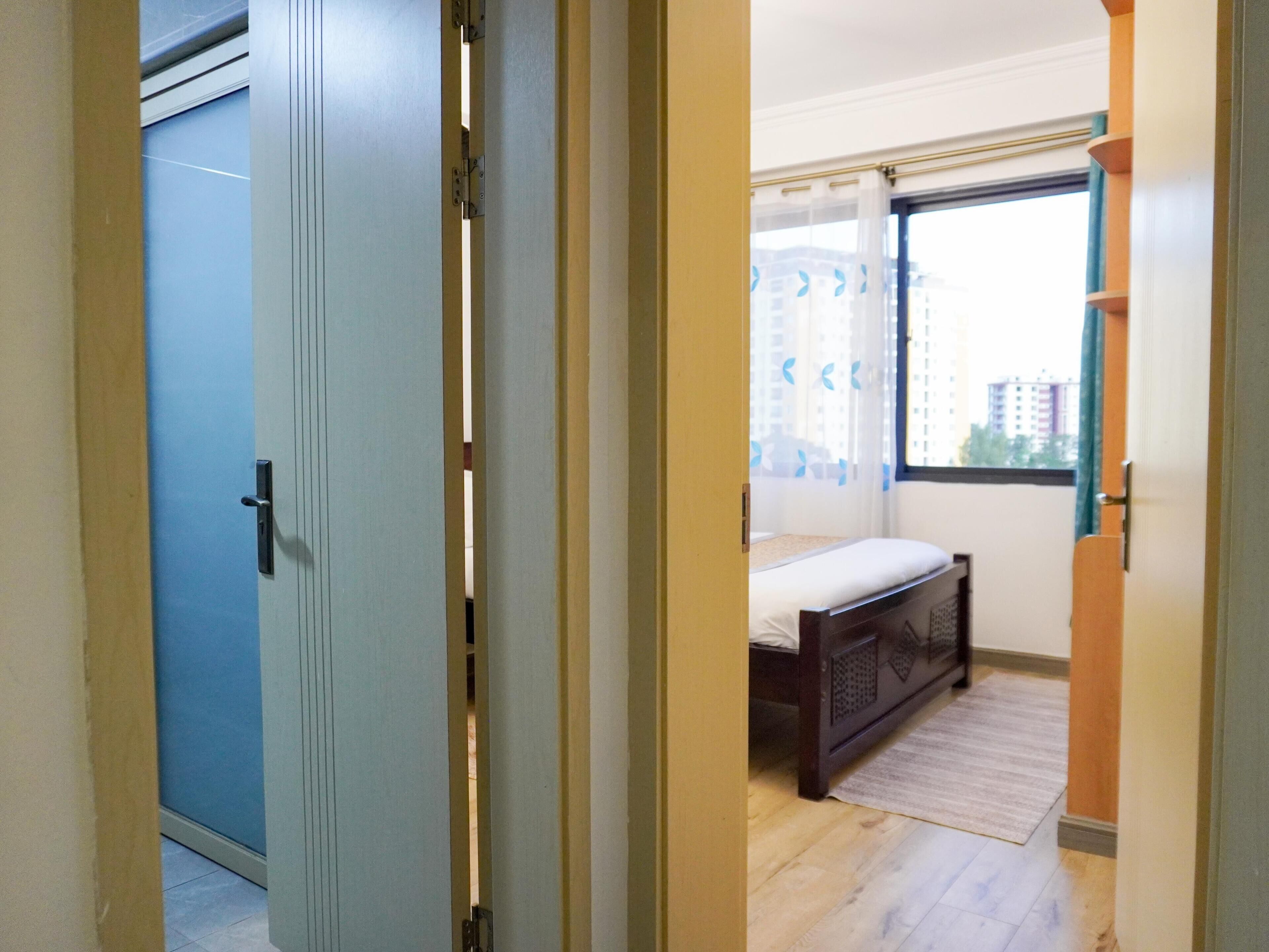 Desk, laptop workspace, iron/ironing board, free WiFi