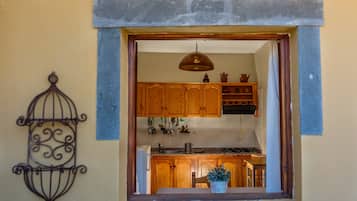 Macchina per tè/caffè, frigorifero, piano cottura, bollitore elettrico