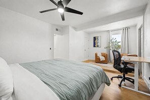 4 bedrooms, WiFi, bed sheets - Bluefield Garden - Serene Desert Landscape with Fire Pit (Phoenix)