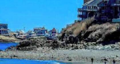 Sleeps 5-6 - across from Nantasket Beach
