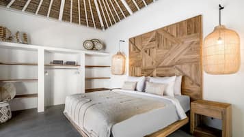 Desk, travel crib, WiFi (free), bed sheets