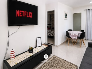 Comfort House, 2 Bedrooms, Air conditioning, Courtyard View | Living area