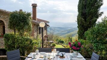 Departamento, 3 habitaciones, vista al valle | Restaurante al aire libre