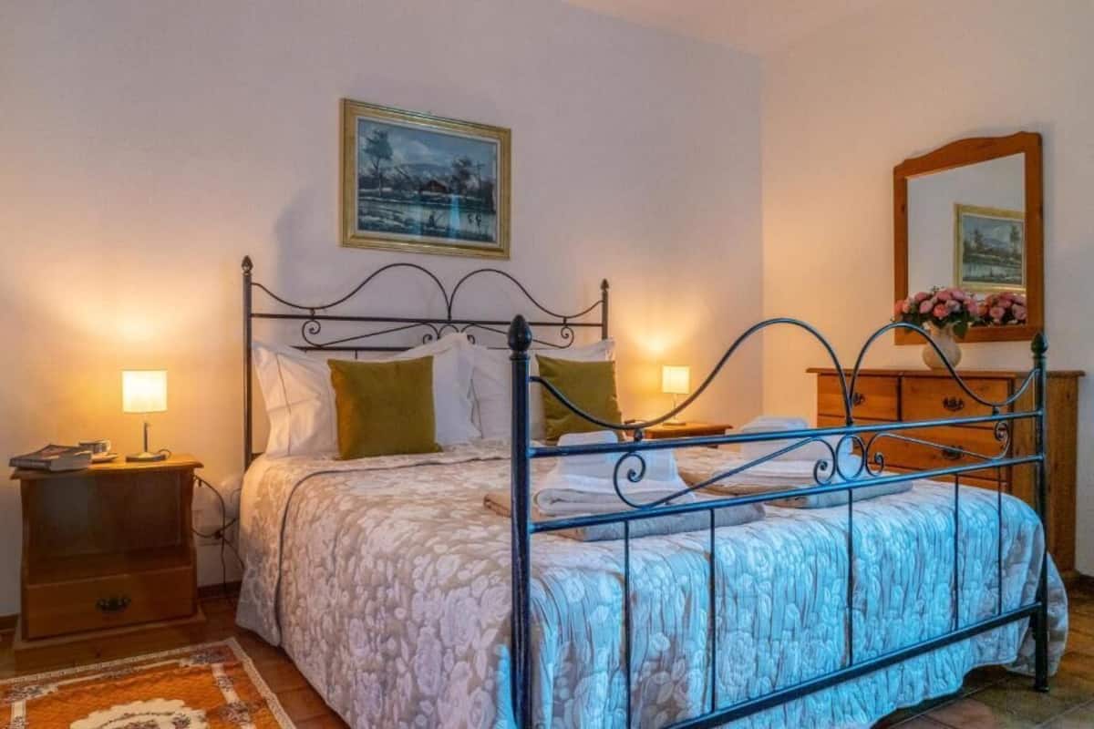 Apartment, 3 Bedrooms, Valley View | Free WiFi